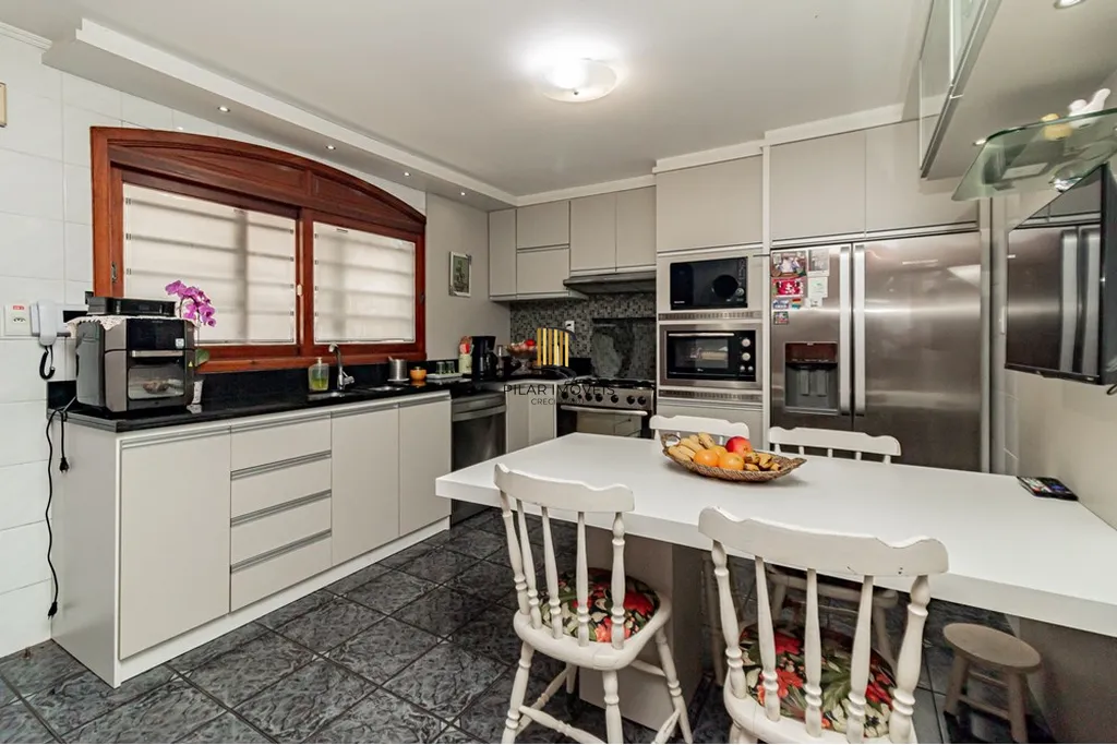 Casa 4 dormitórios no bairro Jardim Planalto