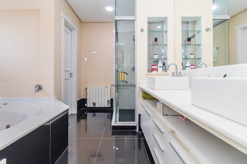 Casa de Condomínio 4 dormitórios no bairro Belém Novo