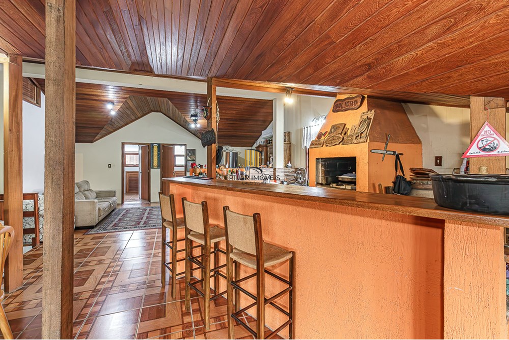 Casa 5 dormitórios no bairro Vila Ipiranga