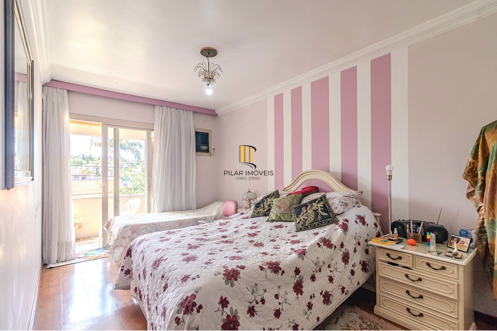 Casa 3 dormitórios no bairro Chácara das Pedras