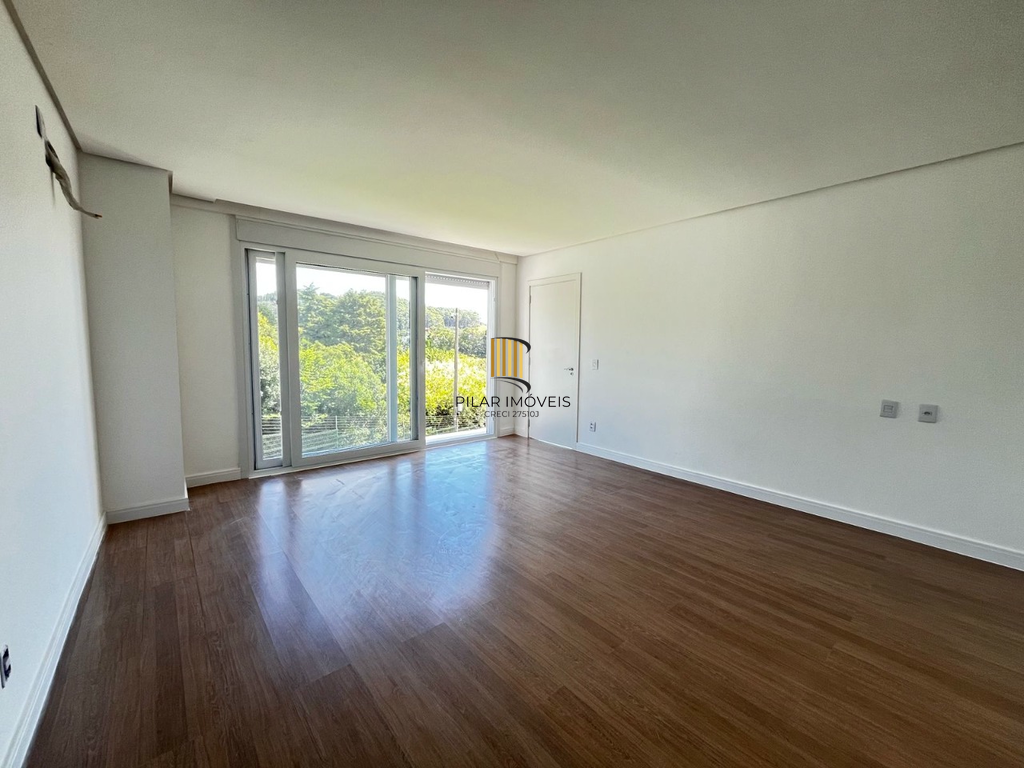 Casa de Condomínio 4 dormitórios no bairro Vila Nova