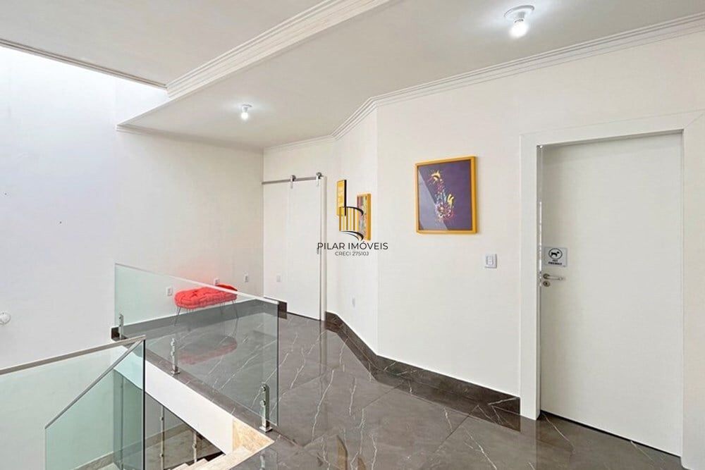 Casa 2 dormitórios no bairro Hípica
