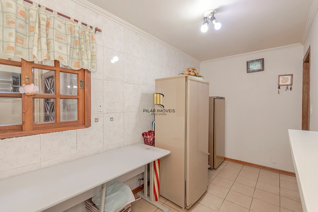 Casa 4 dormitórios no bairro Vila Nova