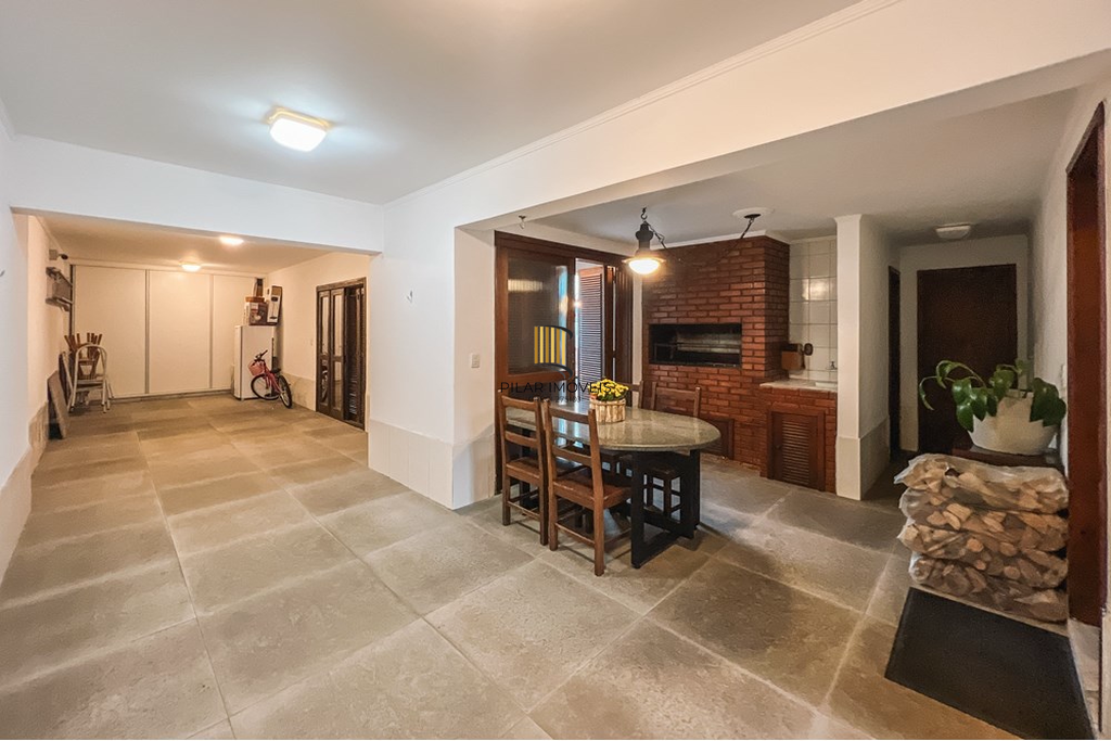 Casa 4 dormitórios no bairro São José