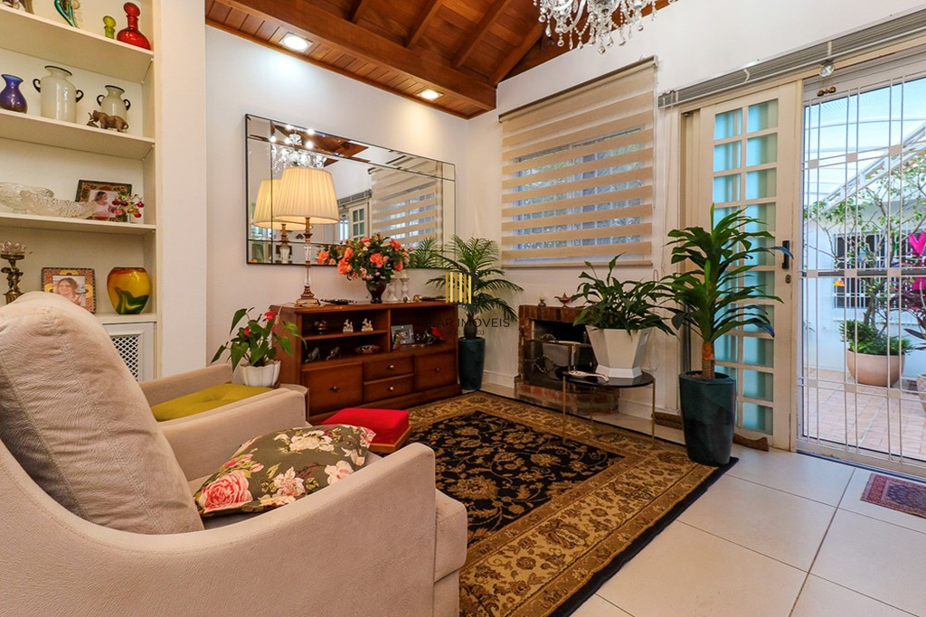 Casa 4 dormitórios no bairro Passo da Areia