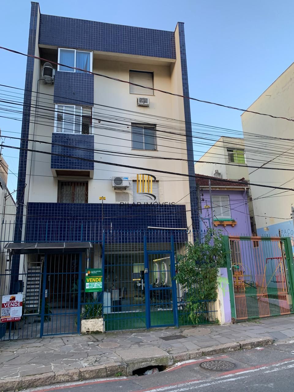 01 dormitório, na João Alfredo, Cidade Baixa, com 36 m2, 01 lance de escada - Pilar Imóveis