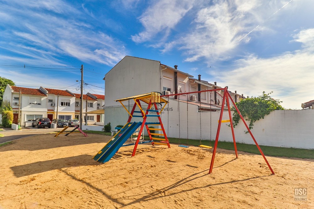 Casa de Condomínio 3 dormitórios no bairro Hípica