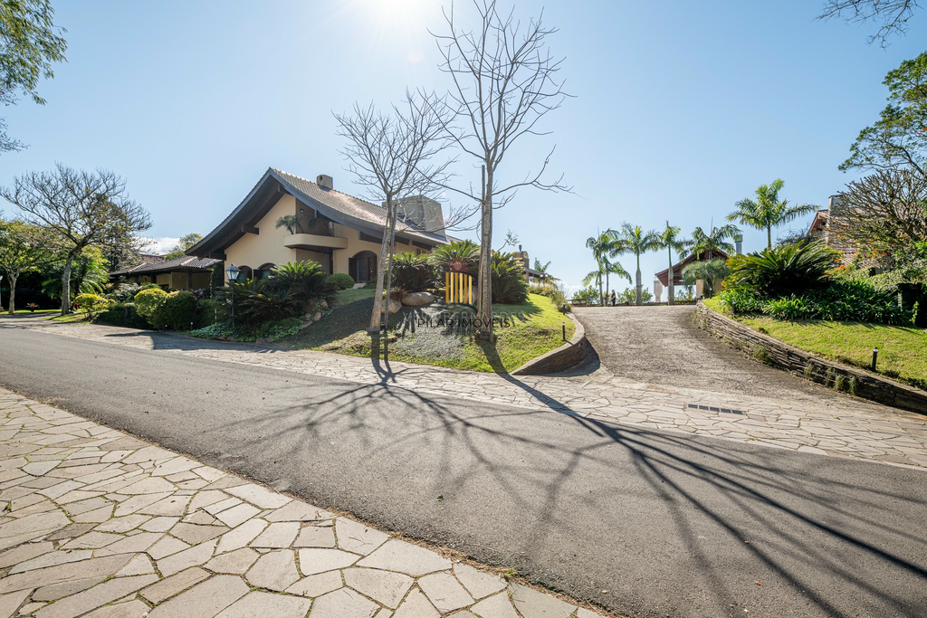 Casa de Condomínio 3 dormitórios no bairro Cavalhada