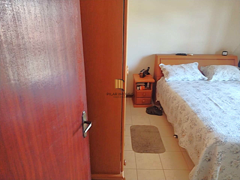 Casa 3 dormitórios no bairro Hípica