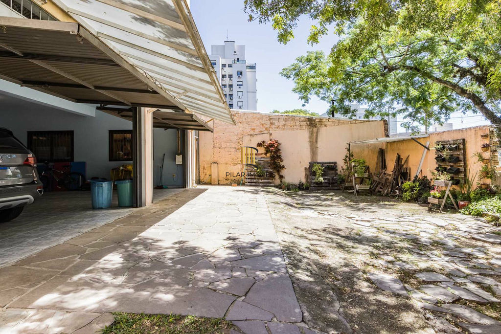 Casa 3 dormitórios no bairro Tristeza