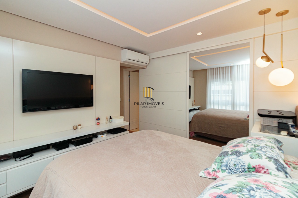 Apartamento 4 dormitórios no bairro Menino Deus