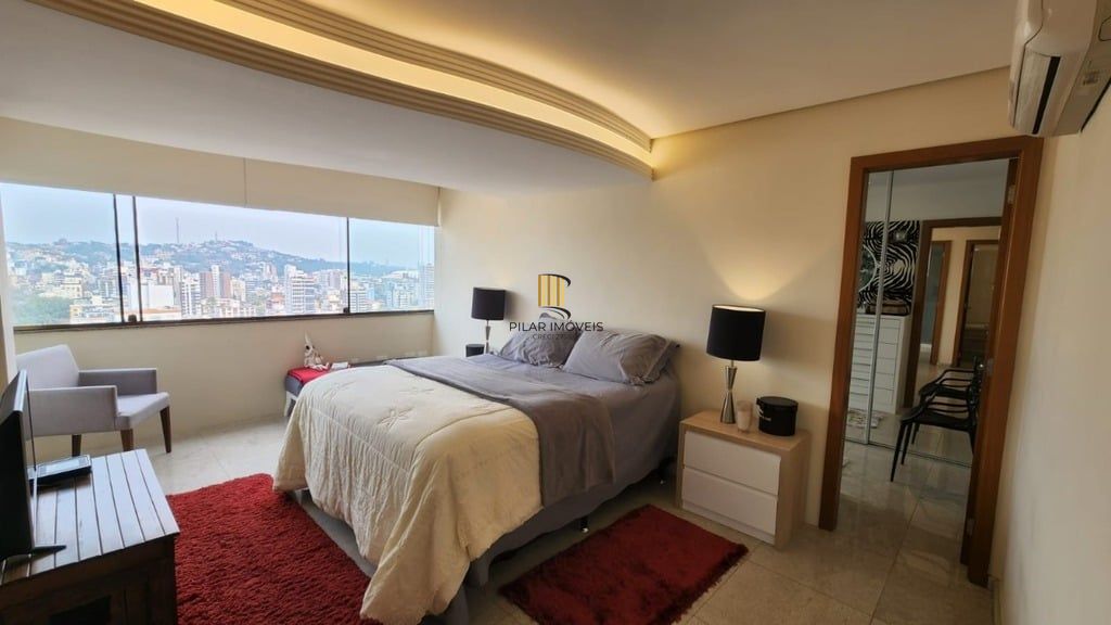 Apartamento 3 dormitórios no bairro Menino Deus