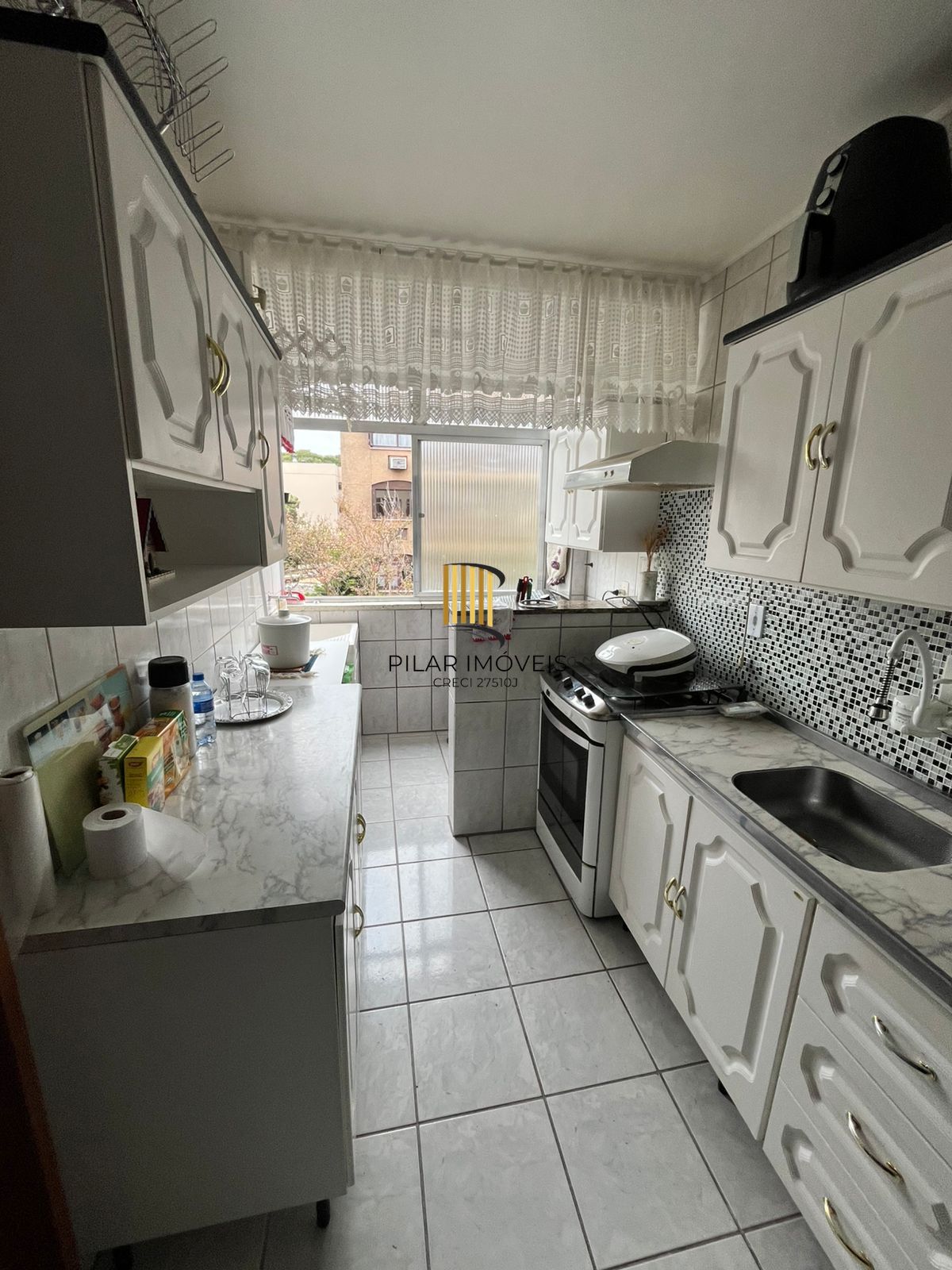 Apto de 02 dorm, mobiliado, transformado em 01 dorm, com vaga no Passo da Areia