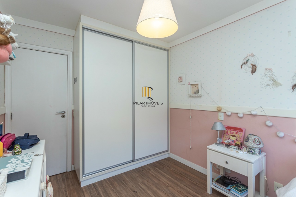 Casa de Condomínio 3 dormitórios no bairro Jardim Carvalho