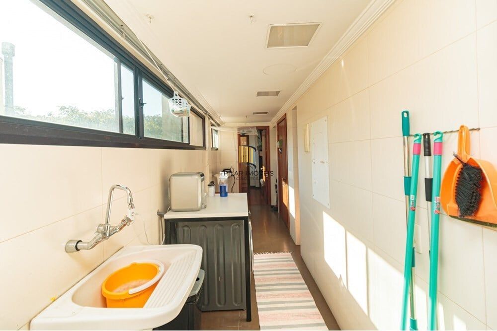 Apartamento 4 dormitórios no bairro Floresta