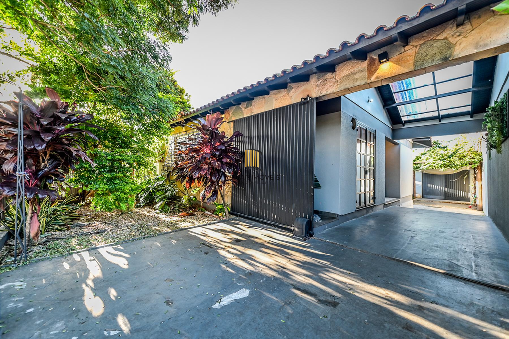 Casa 3 dormitórios no bairro Nonoai