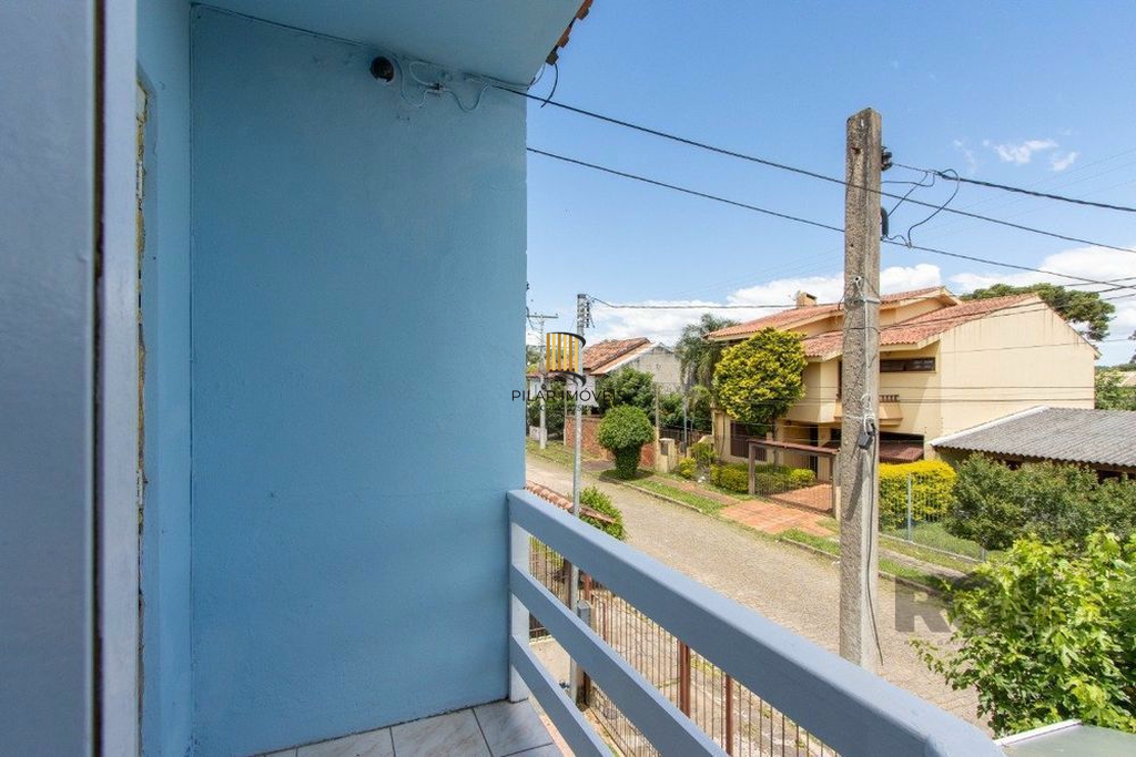 Casa 3 dormitórios no bairro Serraria