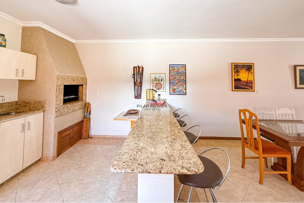 Casa 6 dormitórios no bairro Marechal Rondon