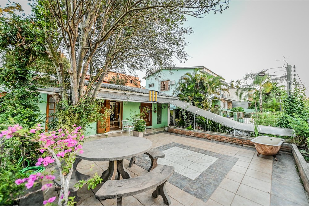 Casa de Condomínio 4 dormitórios no bairro Santa Tereza