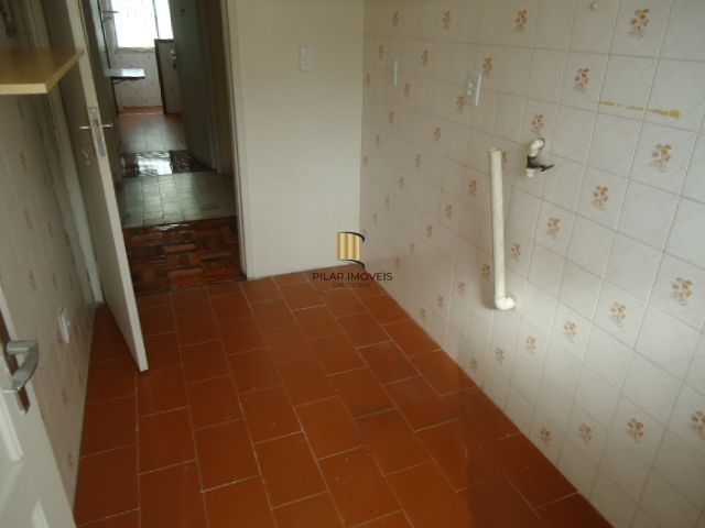 01 dormitório com 50 m2, prédio com elevador