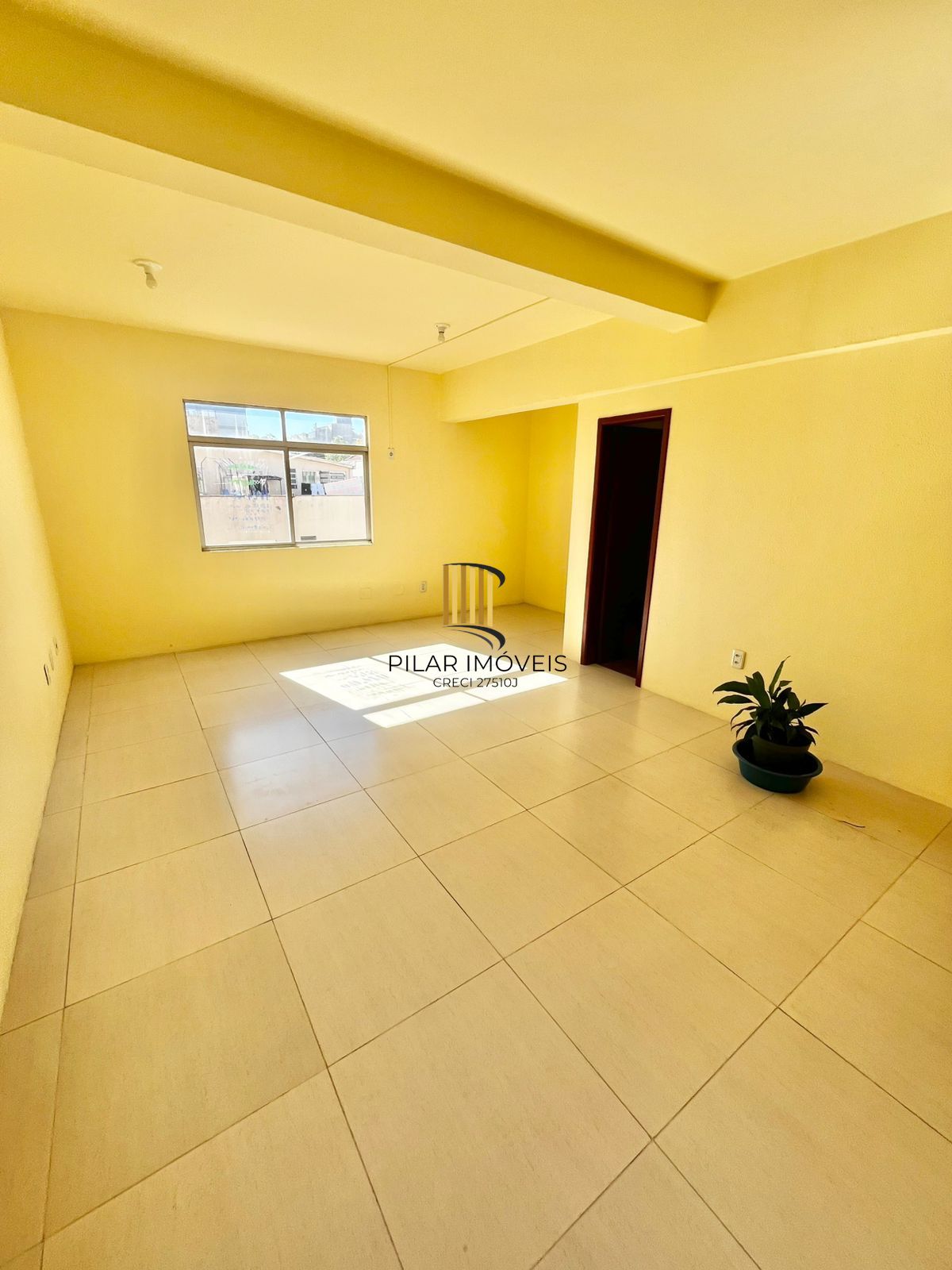Sala comercial, Av Assis Brasil, 34 m², prédio com elevador, sala com banheiro