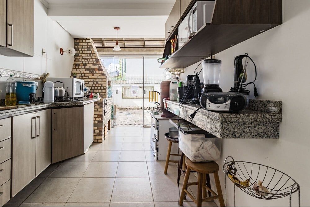 Casa 2 dormitórios no bairro Guarujá