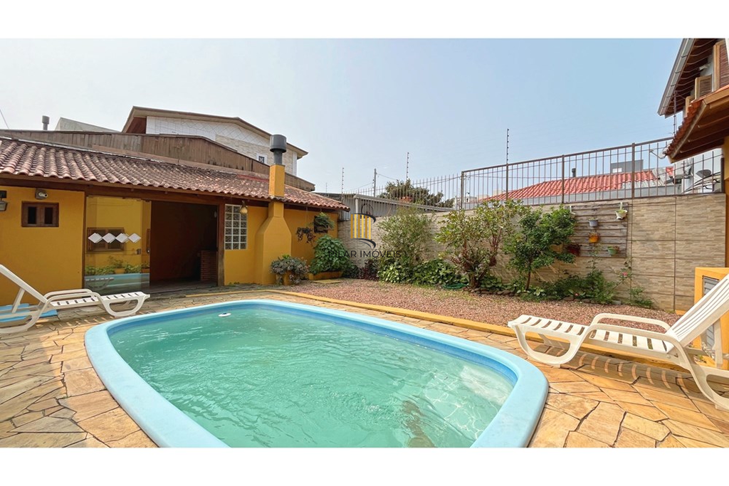 Casa 3 dormitórios no bairro Vila Nova