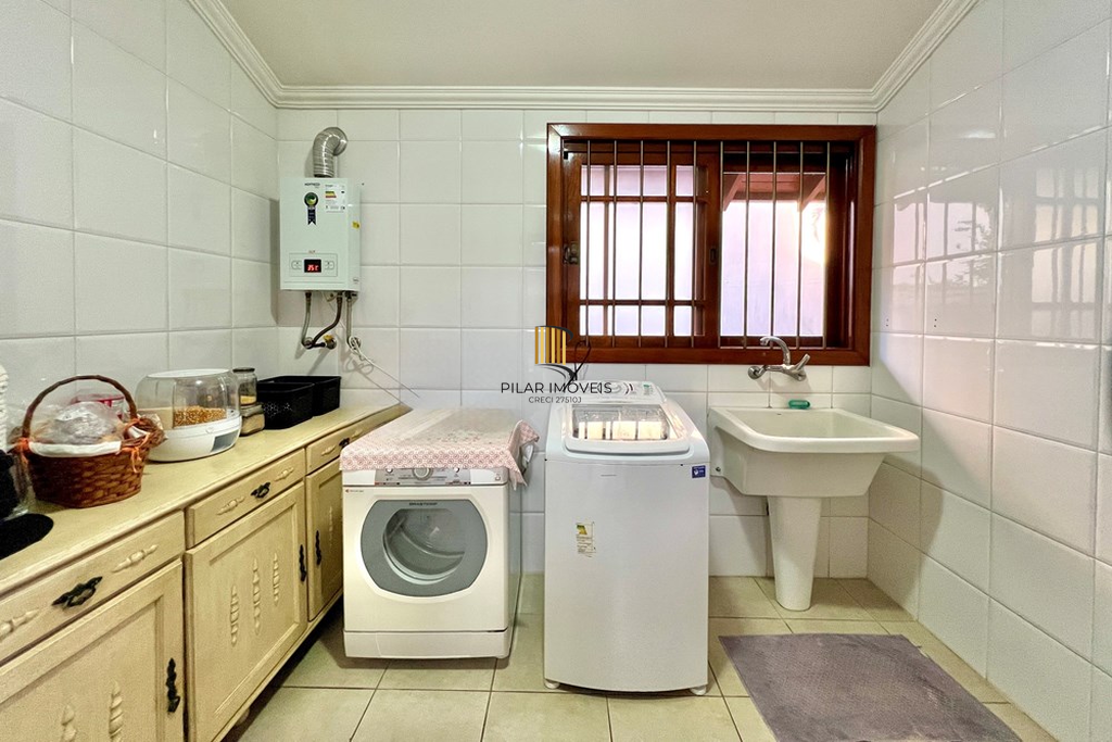 Casa 4 dormitórios no bairro Moinhos de Vento