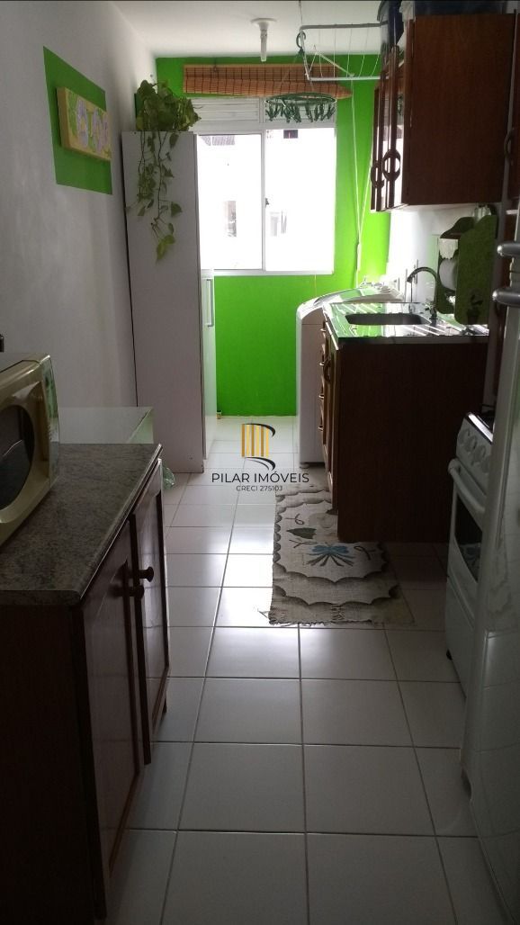 Vende ótimo apto de 02 dormitórios, Bairro Sarandi