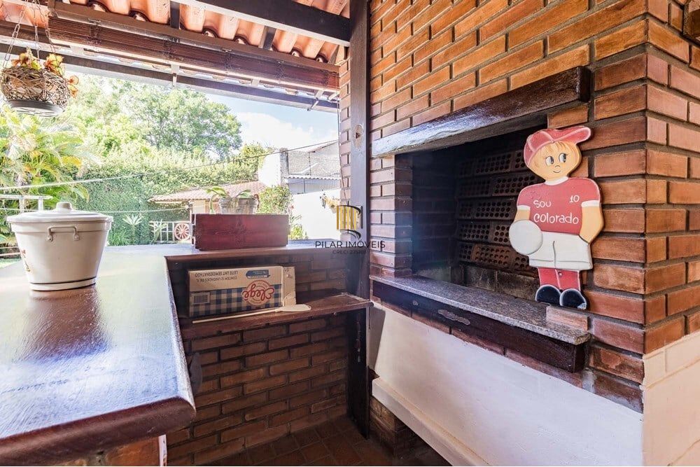 Casa 3 dormitórios no bairro Guarujá