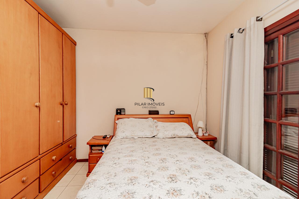 Casa 3 dormitórios no bairro Hípica