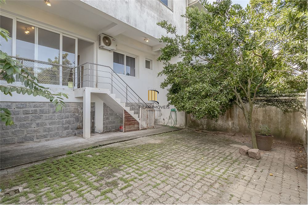 Casa 4 dormitórios no bairro Vila Assunção