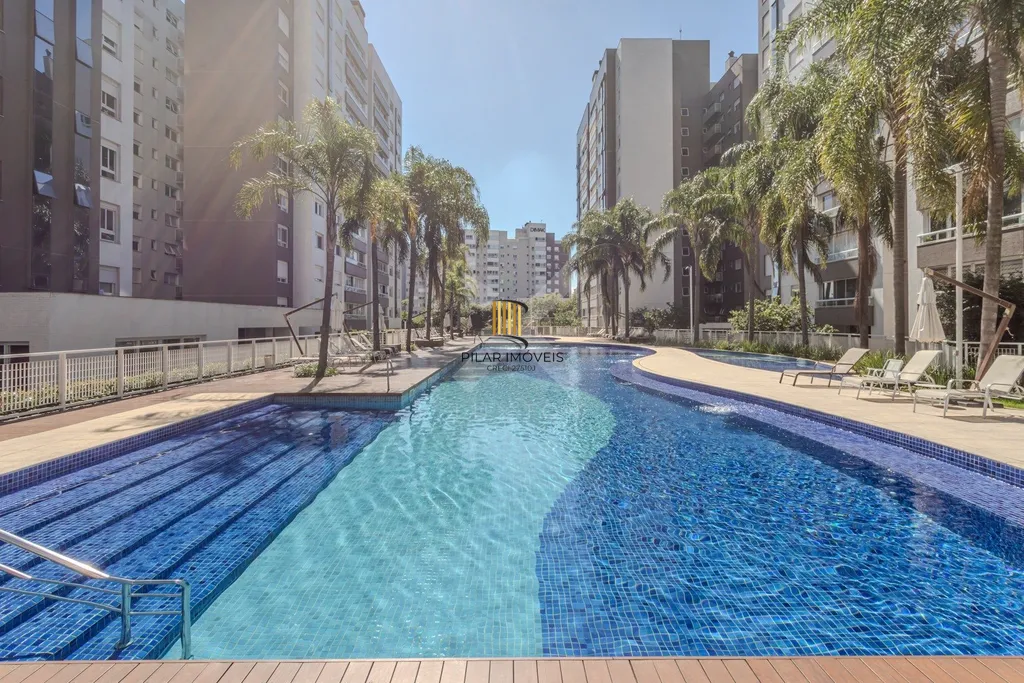 Apartamento 4 dormitórios no bairro Menino Deus