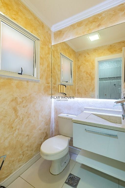 Casa 4 dormitórios no bairro Sarandi