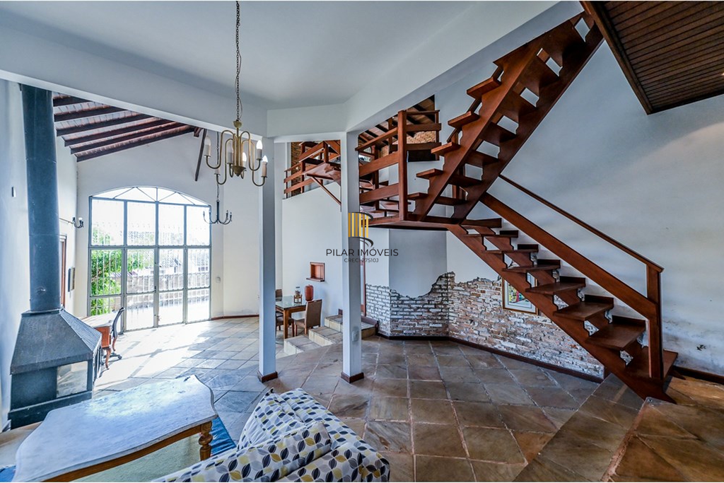 Casa 4 dormitórios no bairro Ipanema