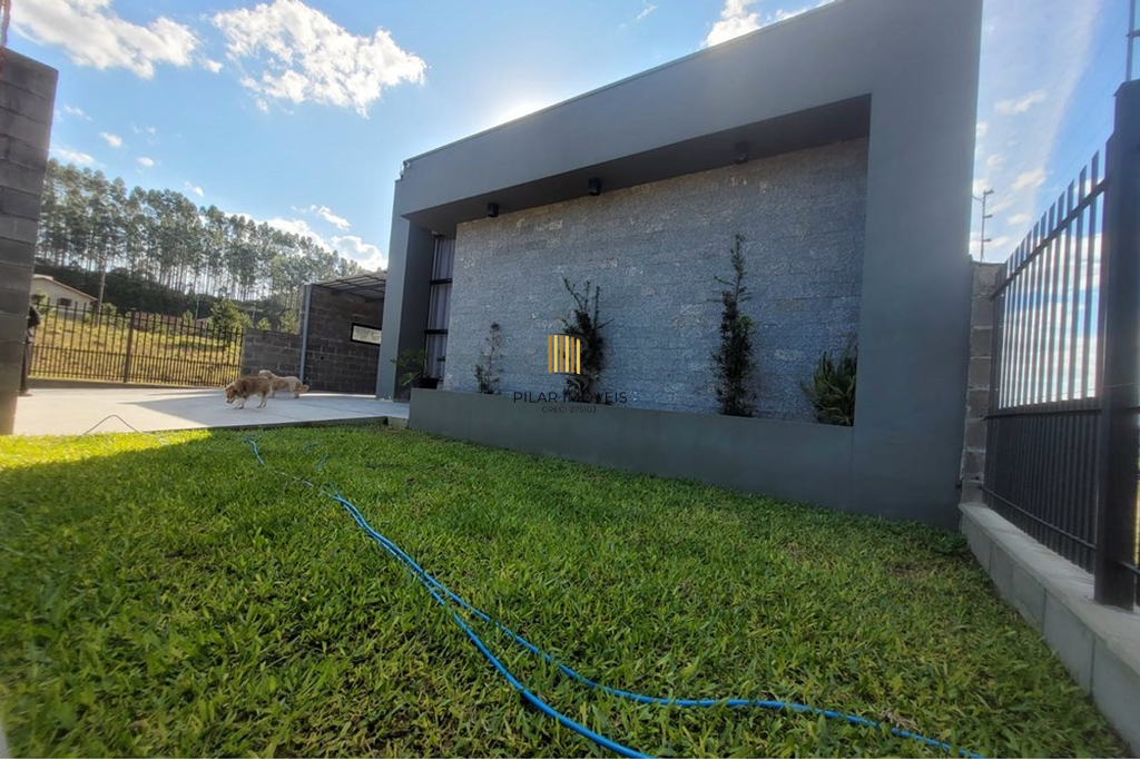 Casa 3 dormitórios no bairro Centro
