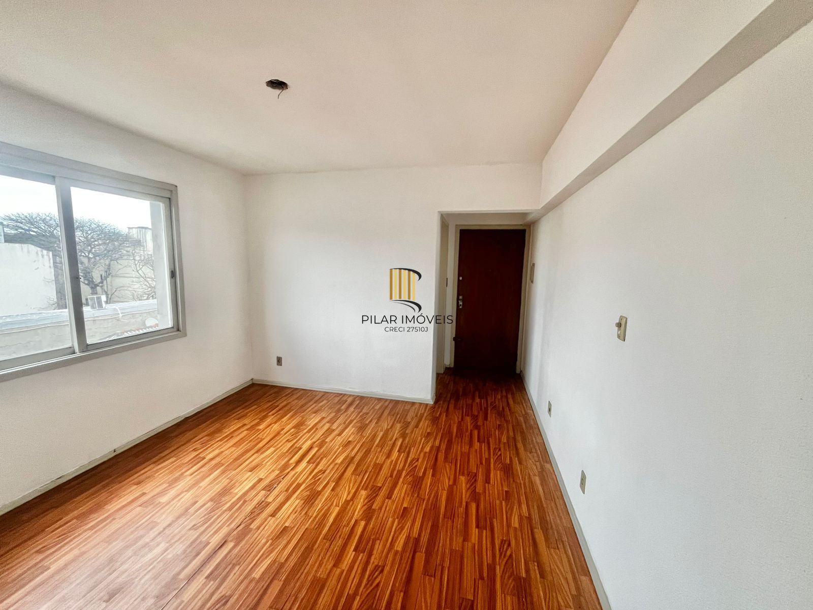 Apto de 01 dorm, 5º andar, elevador, vista, bairro Passo da Areia com 40,24 m²