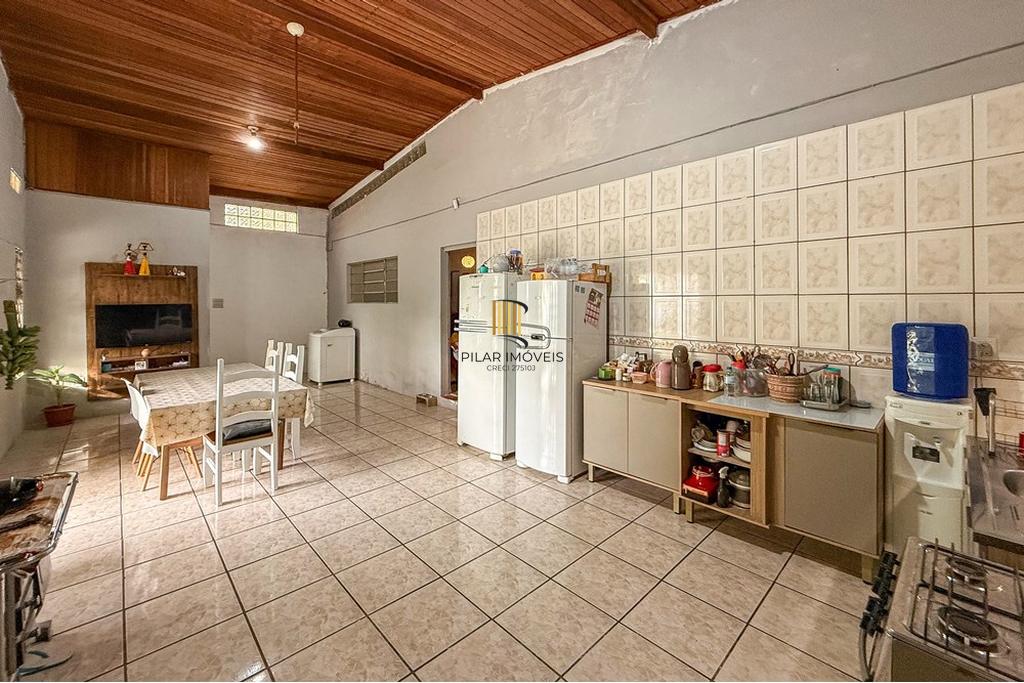 Casa 6 dormitórios no bairro Centro