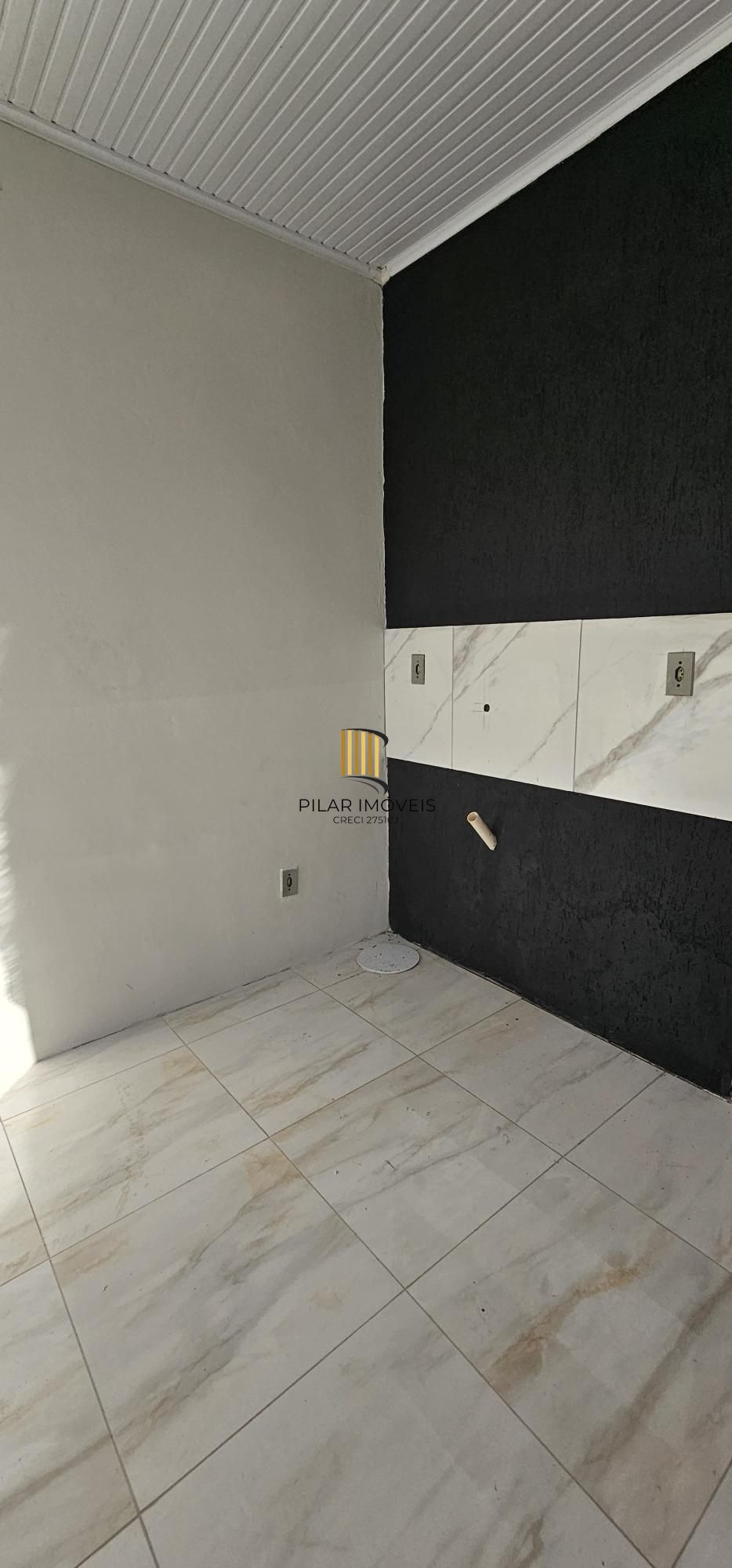 Casa com 02 dorm, vaga por convenção, 40 m², condomínio fechado, Alvorada