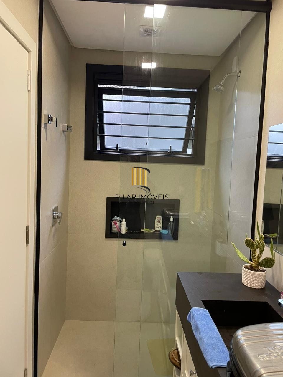 Casa de Condomínio 1 dormitório no bairro Hortênsias