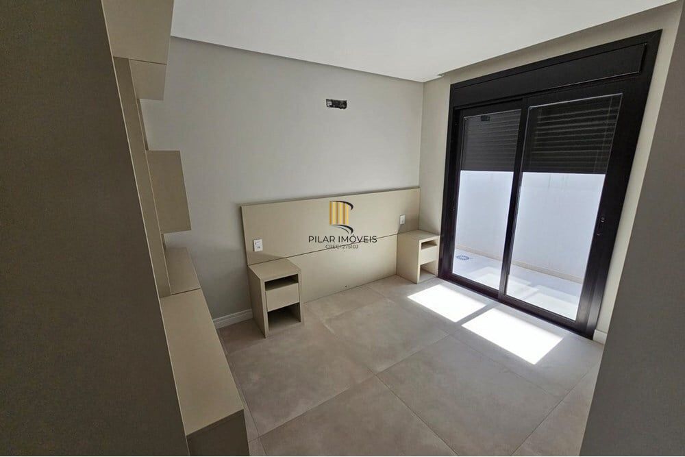 Casa de Condomínio 4 dormitórios no bairro Centro