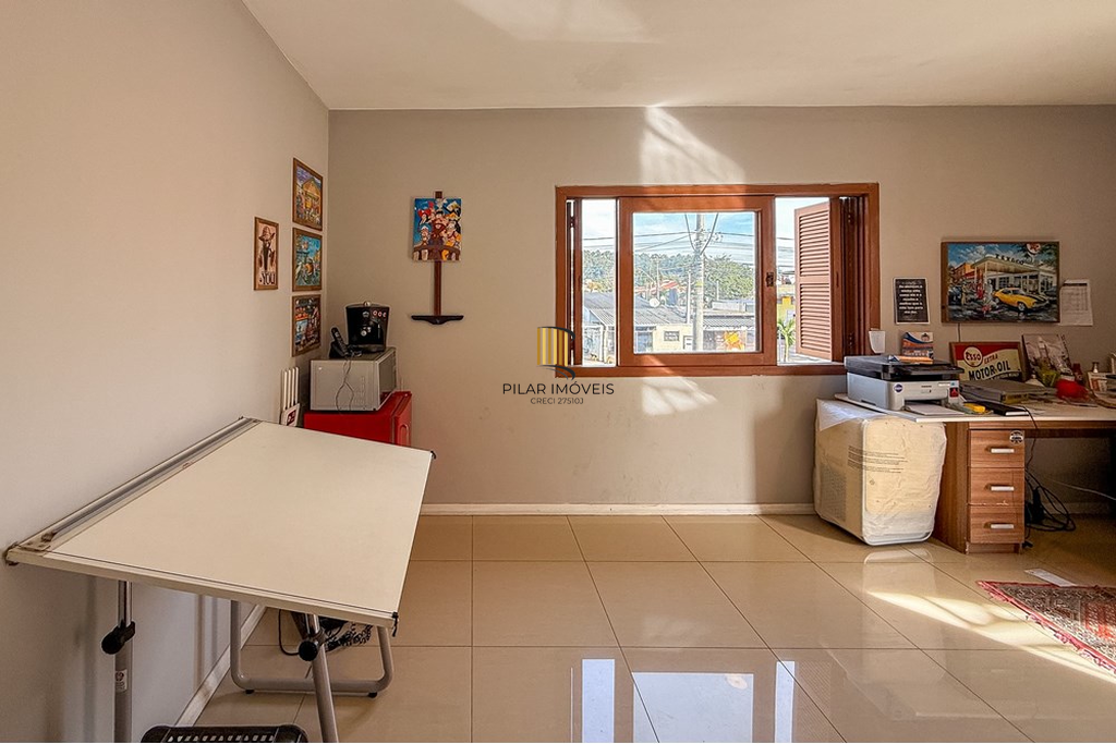 Casa 6 dormitórios no bairro Centro