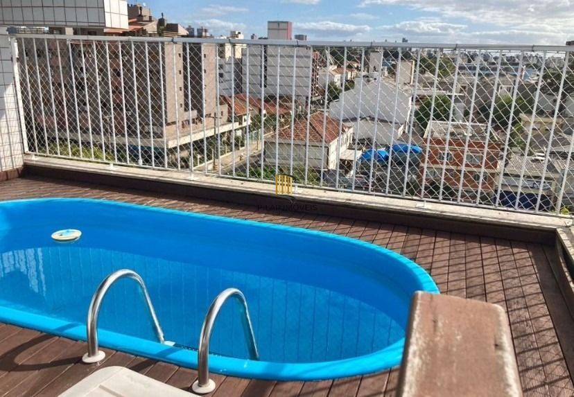Excelente cobertura, 03 dorm com suite, churrasqueira, piscina e vista.