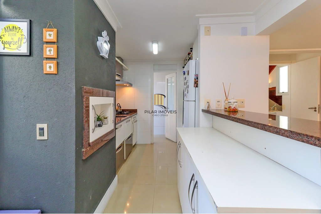 Casa de Condomínio 4 dormitórios no bairro Jardim Itu