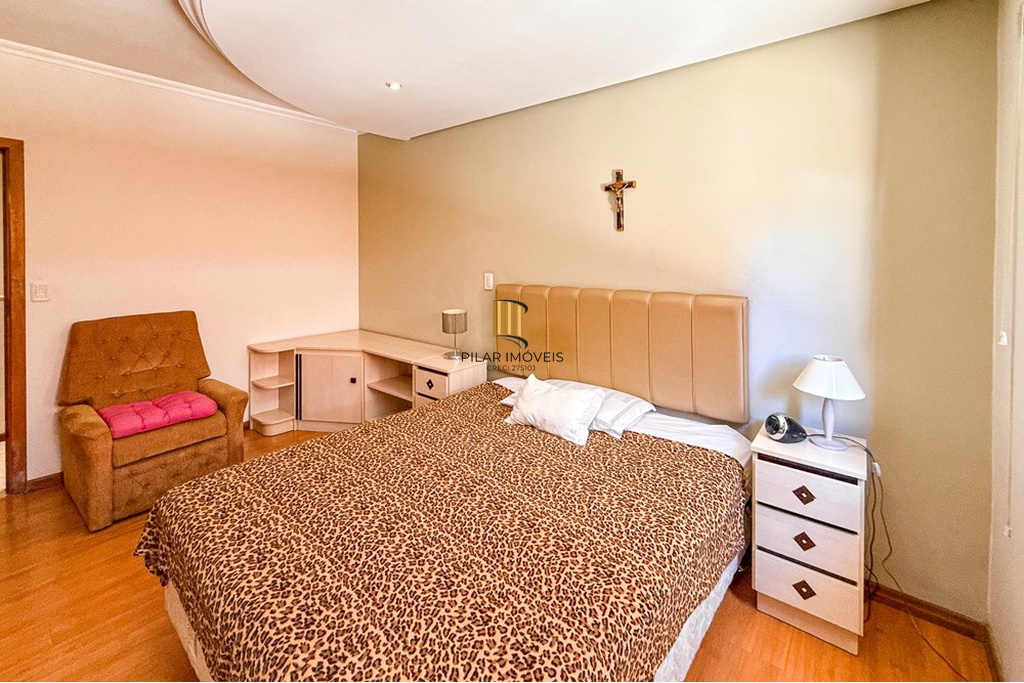 Casa 6 dormitórios no bairro Marechal Rondon