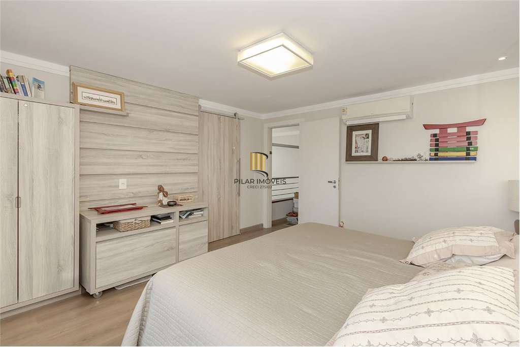 Casa 4 dormitórios no bairro Vila Assunção