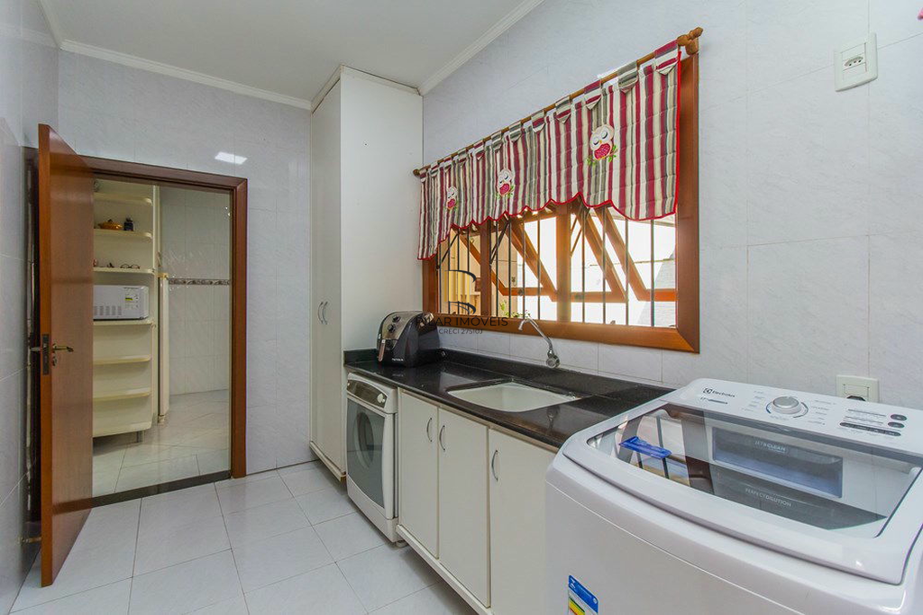 Casa 4 dormitórios no bairro Moinhos de Vento