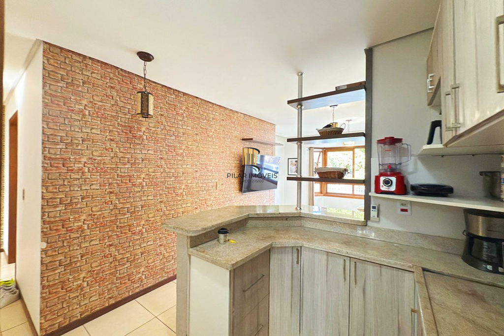 Casa 2 dormitórios no bairro Hípica