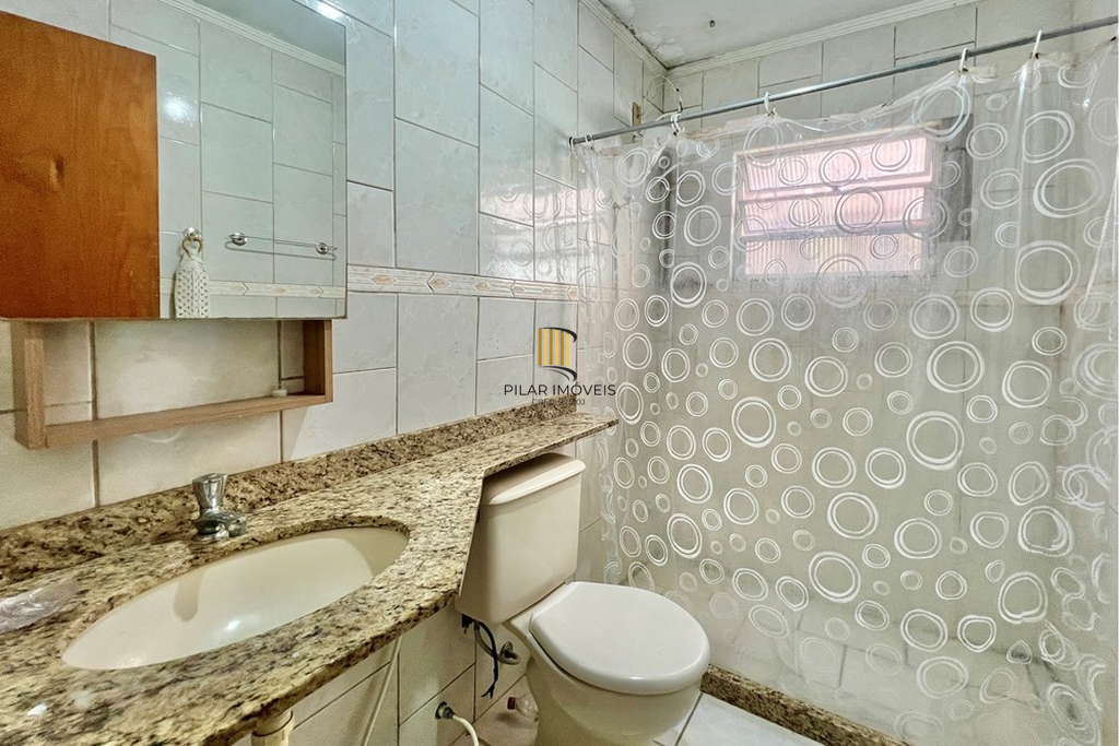 Casa 4 dormitórios no bairro Igara