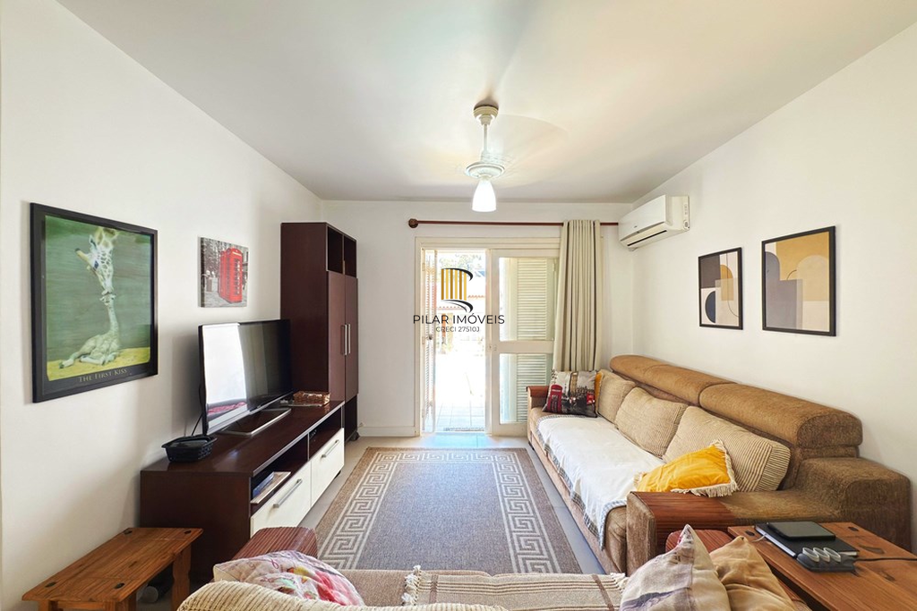 Casa 4 dormitórios no bairro Ipanema